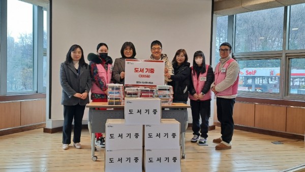 2. 용인특례시는 제적도서 300권을 한울장애인공동체에 전달했다.jpg