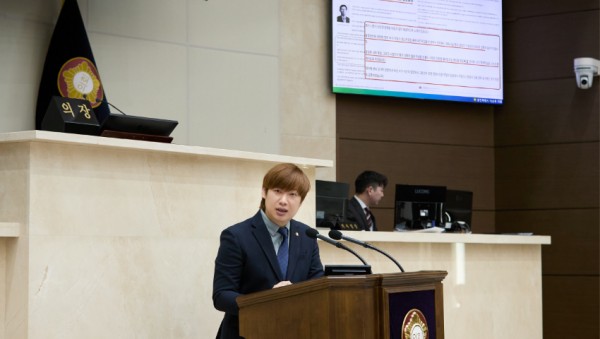 20250214 제290회 임시회 제2차 본회의-시정질문 이상욱 의원(1).jpeg