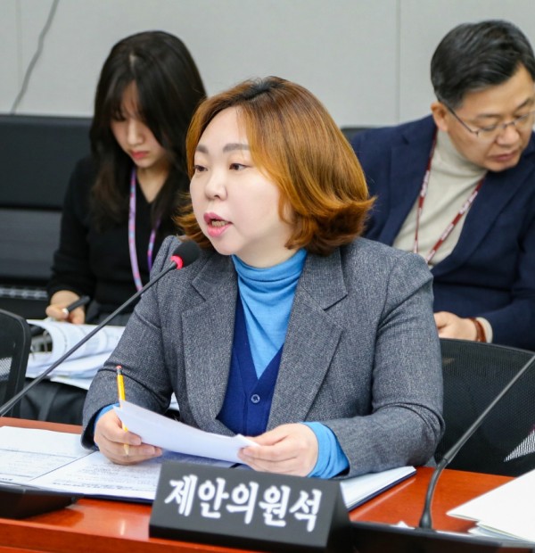 250217 전자영 의원, 경기도교육청 디지털 성범죄 예방 및 교육에 관한 조례 일부개정조례안 상임위 통과.jpg