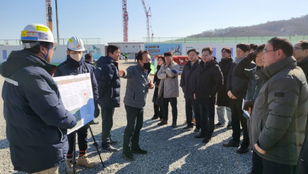 5-1. 원삼·평택 반도체 산단 현장 방문.jpg