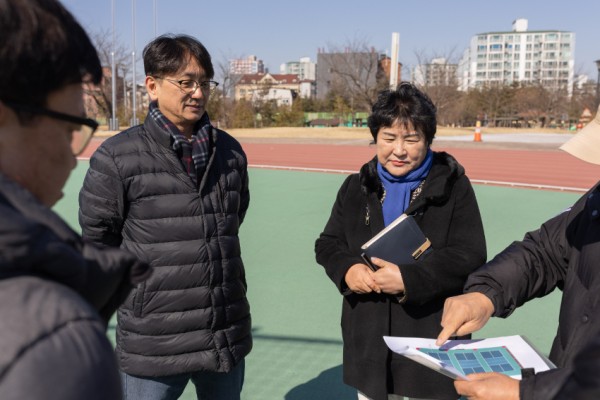 250221_사진자료1_용인특례시의회 장정순 의원 따뜻한 봄날 지역 체육시설 통해 건강 챙기세요!!.jpg