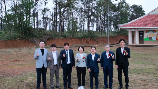 20250226 용인특례시의회, 베트남 꽝남성 땀끼시 도서관 건립 착공식 참석(1).jpg