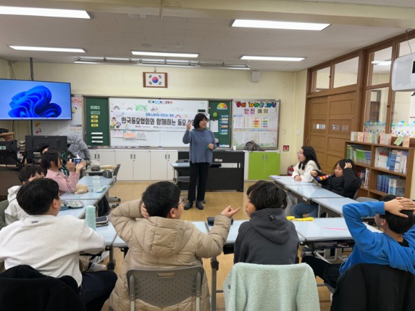(20250318)두창초등학교 보도자료(용인 두창초, 함께 노래하며 찾아가는 행복의 길) 사진 1.jpg