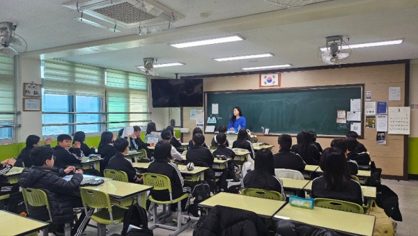 수지_보도자료_3월21일_(2025년학교연계스쿨樂 활동사진).jpg