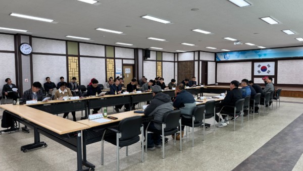 10. 지난 18일 이동읍 행정복지센터에서 열린 주민 대상 소통 간담회.jpg