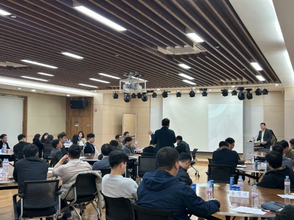 7. 용인특례시가 지난 27일 산지전용허가(협의) 실무자와 설계용역사 관계자들간 업무연찬회를 열었다..jpg