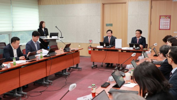 1-1. 9일 시청 컨퍼런스룸에서 제1회 2050 탄소중립녹색성장위원회가 열렸다.JPG