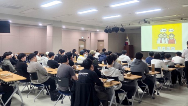 7. 17일 수지구청 대회의실에서 사회복무요원 대상 대상 에이즈·성매개감염병 예방 교육이 진행됐다..jpg