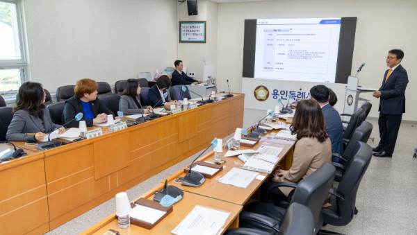 20250428 용인특례시의회 의원연구단체 용인, 역사종교문화 여행의 시작2, 연구용역 착수보고회 개최(2).jpg
