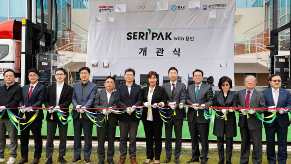 13-1. 용인특례시는 13일 마평동 옛 용인종합운동장에 골프스타 박세리 전 감독과 함께하는 SERI PAK with 용인을 개관했다.jpg