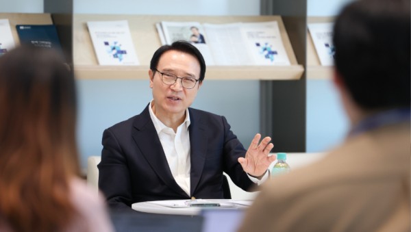 250513_임태희_경기도교육감__공약이행_종합평가_최상위_등급(SA)_획득(사진2).JPG