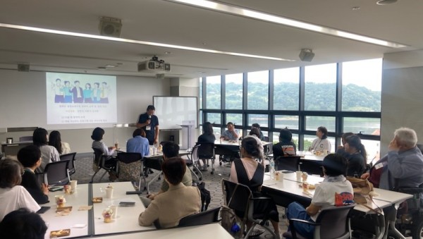 4-2. 용인특례시는 10일 장애인 평생교육시설 종사자를 대상으로 연수를 진행했다..jpg