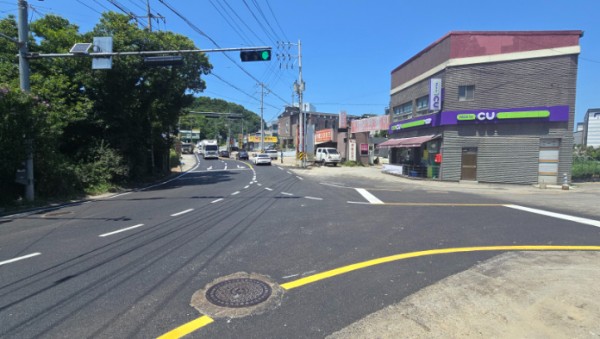 1. 용인특례시 처인구 남사읍 북리삼거리 좌회전 차로를 1차로에서 2차로로 확장 완료 했다.jpg