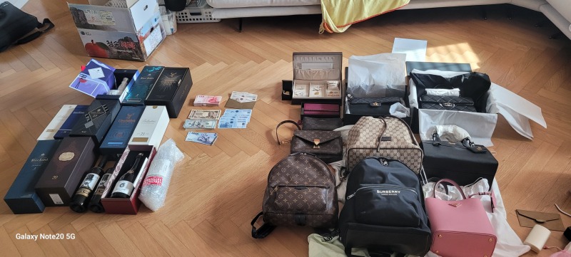 1. 용인특례시가 고액체납자를 대상으로 고강도 징수활동을 펼쳐 징수한 물품들.jpeg