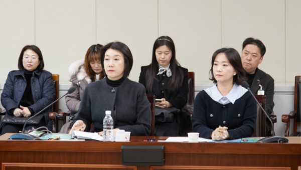 20241220 용인특례시의회, 첫 주민청구조례안 용인시 개인형 이동장치 이용 및 안전 증진 조례안 본회의 통과(시민 최은진·손민영 님).jpg