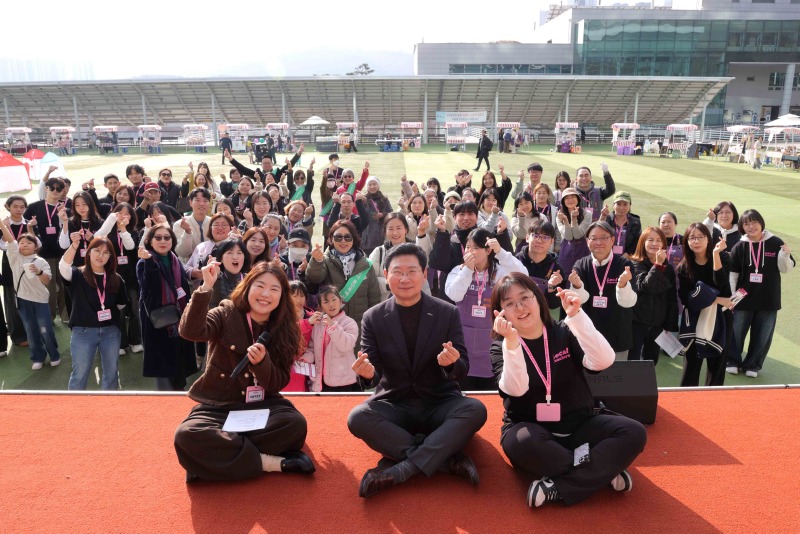 3-1. 22일 시청 하늘광장에서 '커라페스티벌'이 열렸다..JPG